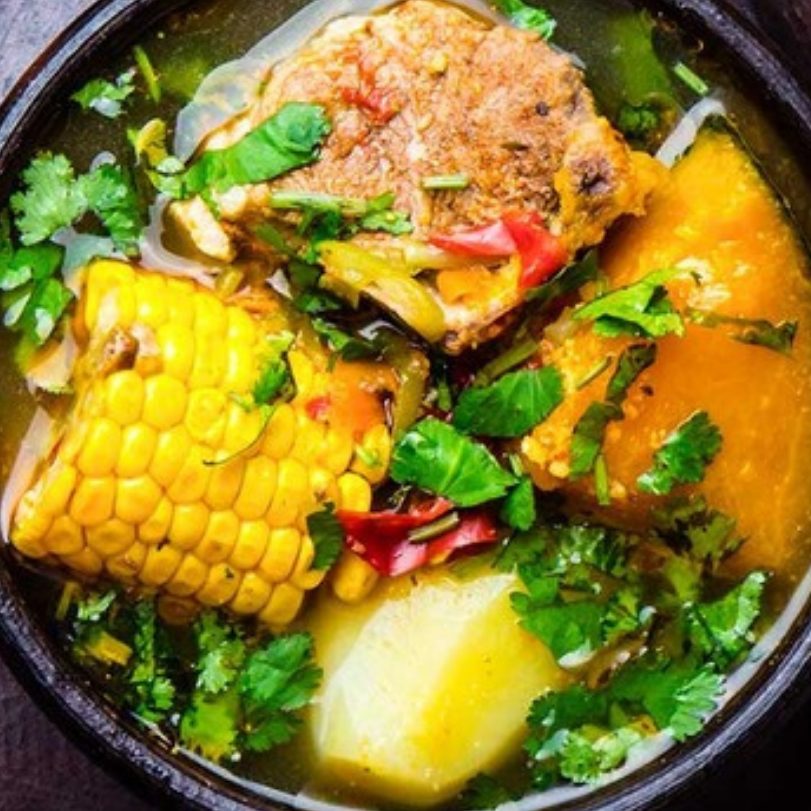 Cazuela hecha con caldo de hueso